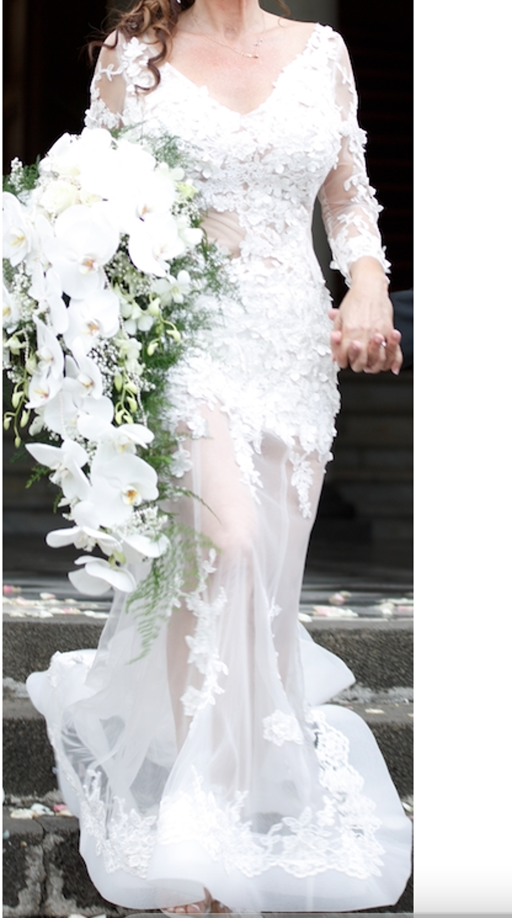 Magnifique robe de mari&eacute;e en dentelle Vêtements