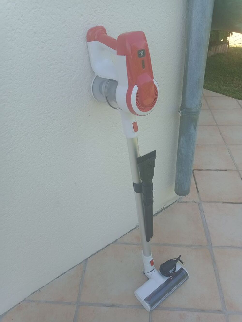 Aspirateur balai sans fil Electroménager