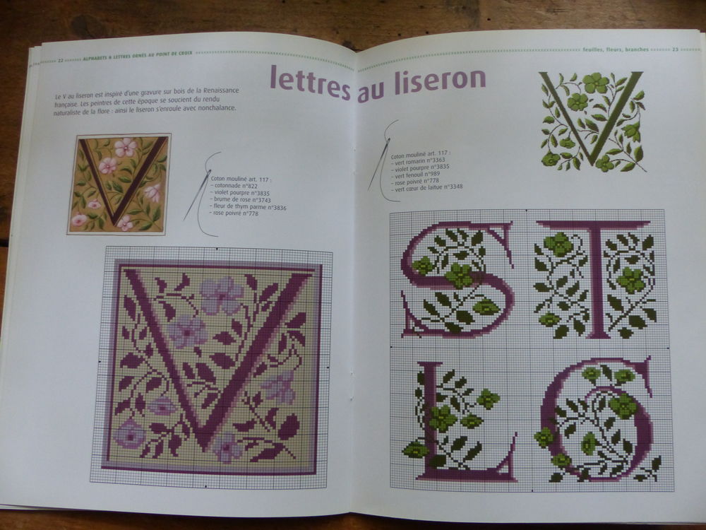 " ALPHABETS et LETTRES ORNES au POINT DE CROIX Livres et BD