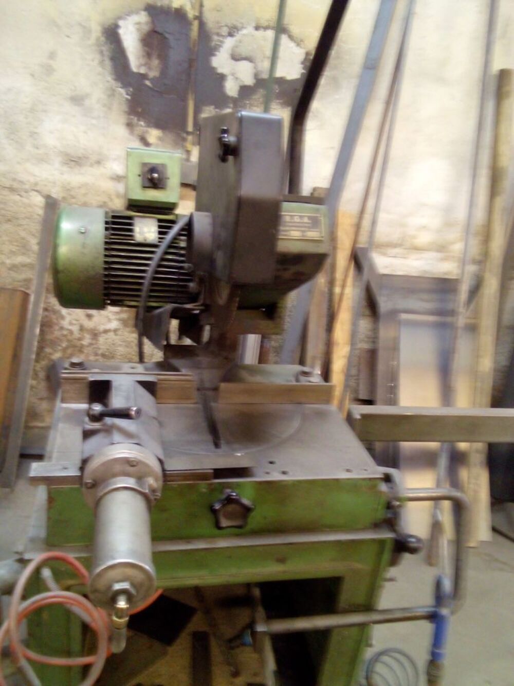 de tron&ccedil;onneuse. Bricolage