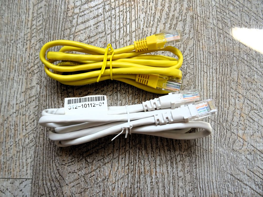 lot 2 cordon rj 45 neuf , 1 jaune 1,5m + 1 blanc 2 m , Téléphones et tablettes