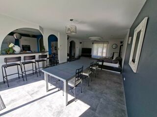  Villa à vendre 9 pièces 182 m²
