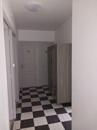  Appartement à louer 4 pièces 104 m²