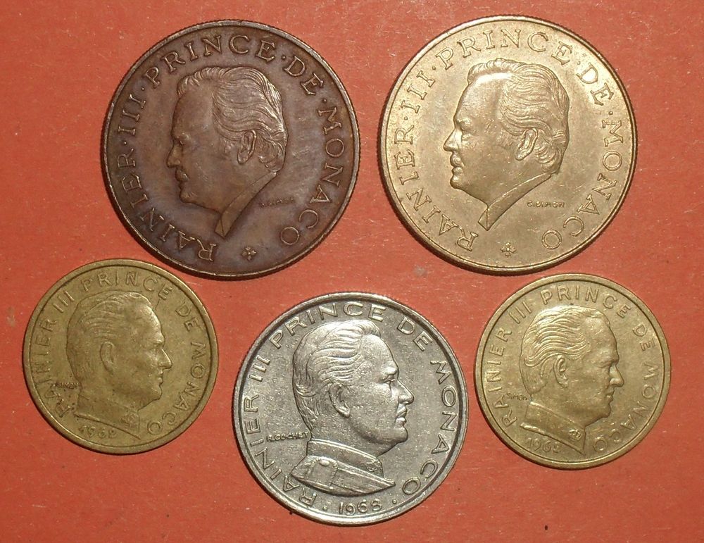 Lot de 5 pi&egrave;ces de Monaco. 