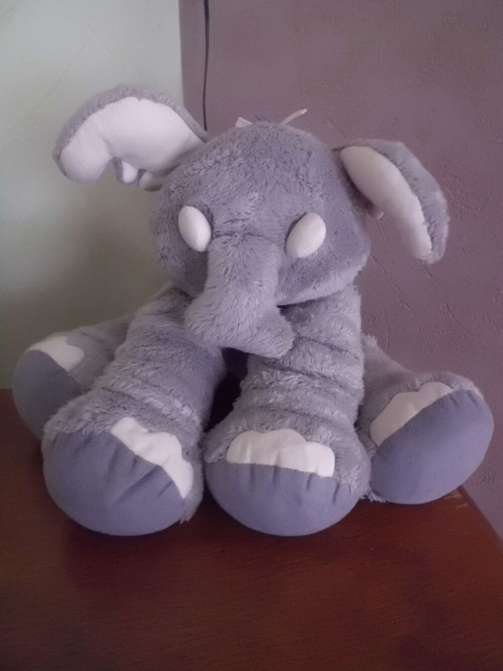 ELEPHANT GRIS ET ECRU JELLYCAT Jeux / jouets