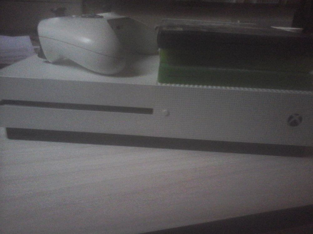 Xbox One S blanche Consoles et jeux vidéos