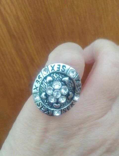 Bague Fantaisie en Mtal Vieilli Argent Orne de strass 10 La Fert-Alais (91)