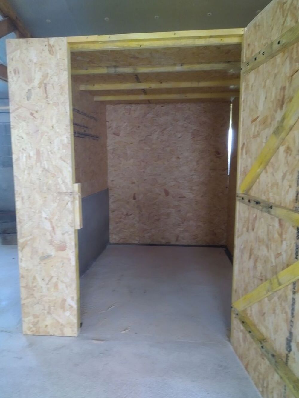 Location Autre Box de stockage Bournos