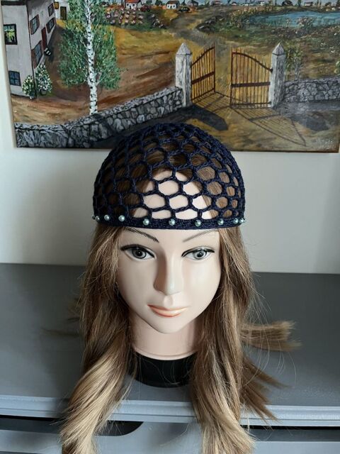 Chapeau Toque Bonnet Bob Bleu foncé perles Saint-Prix (95)