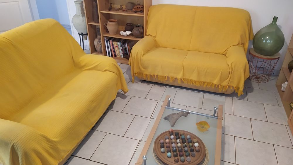 canap&eacute; fixe 2 places jaune Meubles