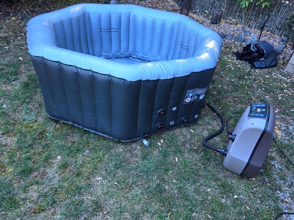 PISCINE NOVARDEN Spa by NETSPA 5/6 Places Jardin
