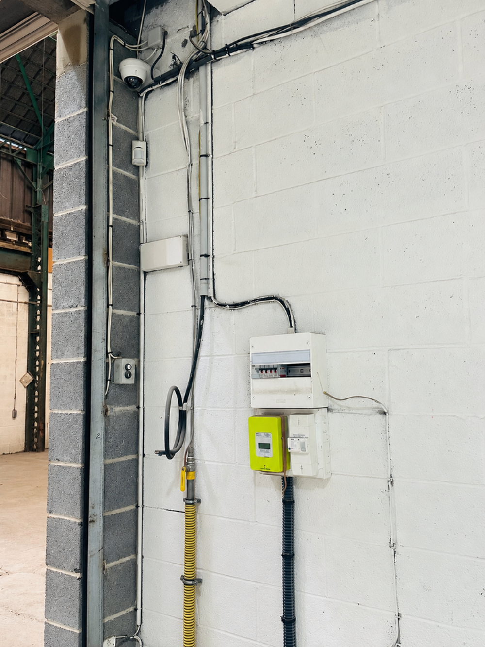 Location Parking/Garage / DÉPÔT / GARAGE 100 M² A ROUBAIX (59100) / SÉCURISÉ Roubaix