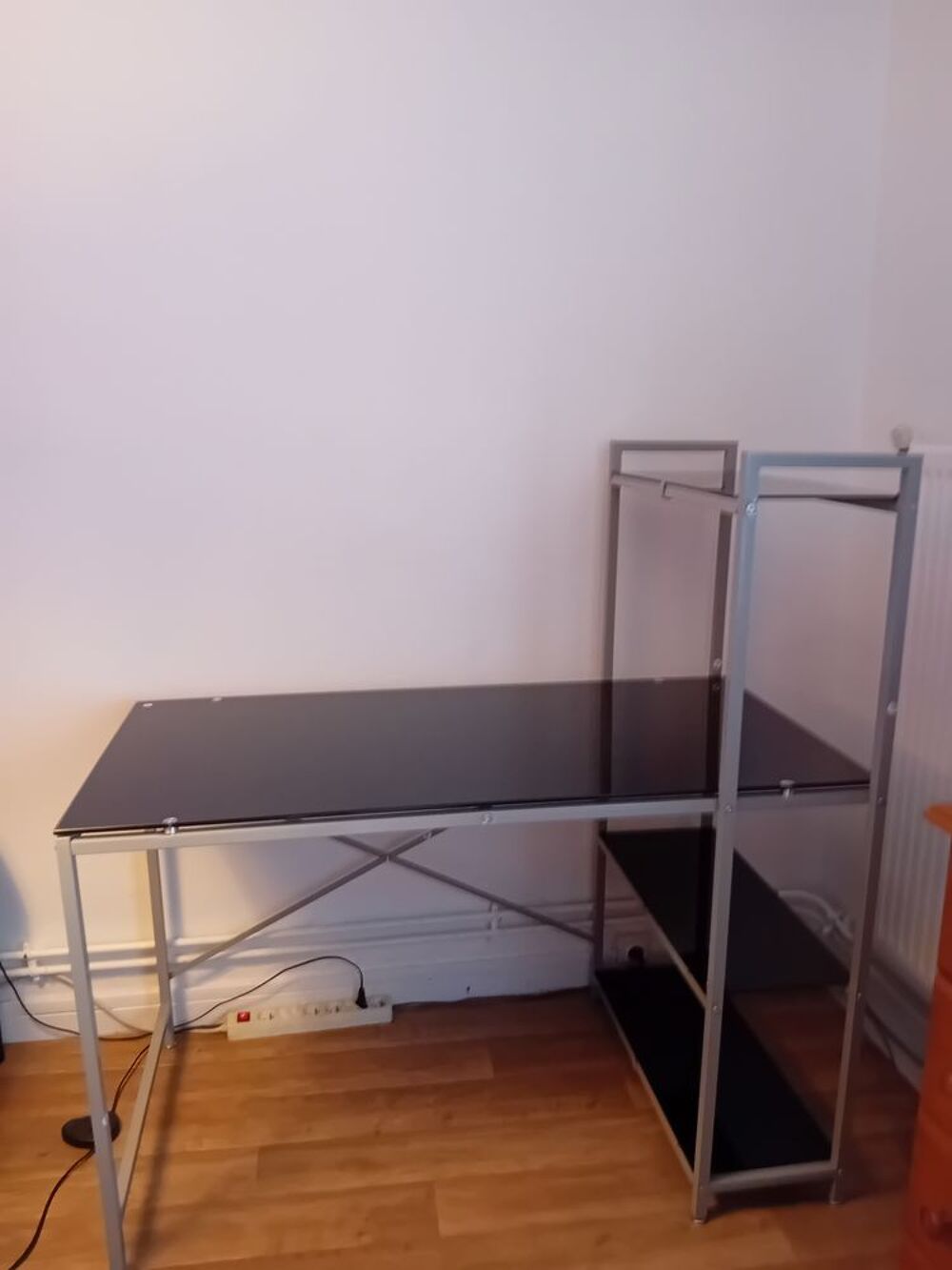 Bureau en verre et aluminium Meubles