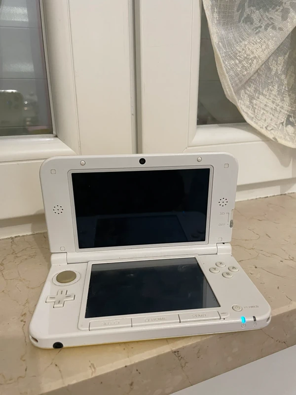 Nintendo 3DS XL Pikachu Edition
Consoles et jeux vidéos