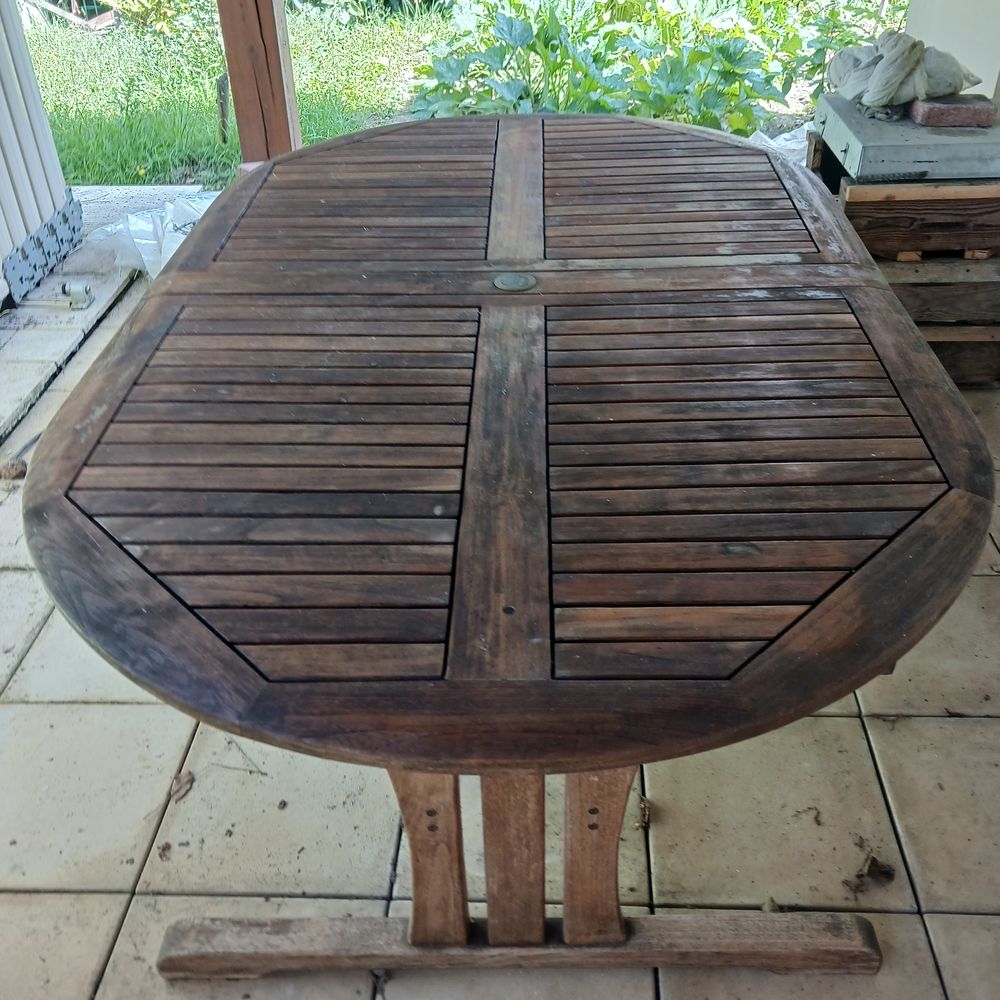 table teck + chaises de jardin Meubles