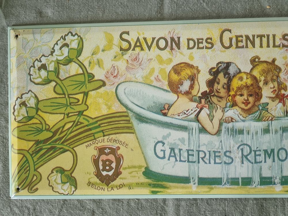 D&eacute;cor de salle de bain r&eacute;tro, en m&eacute;tal Décoration