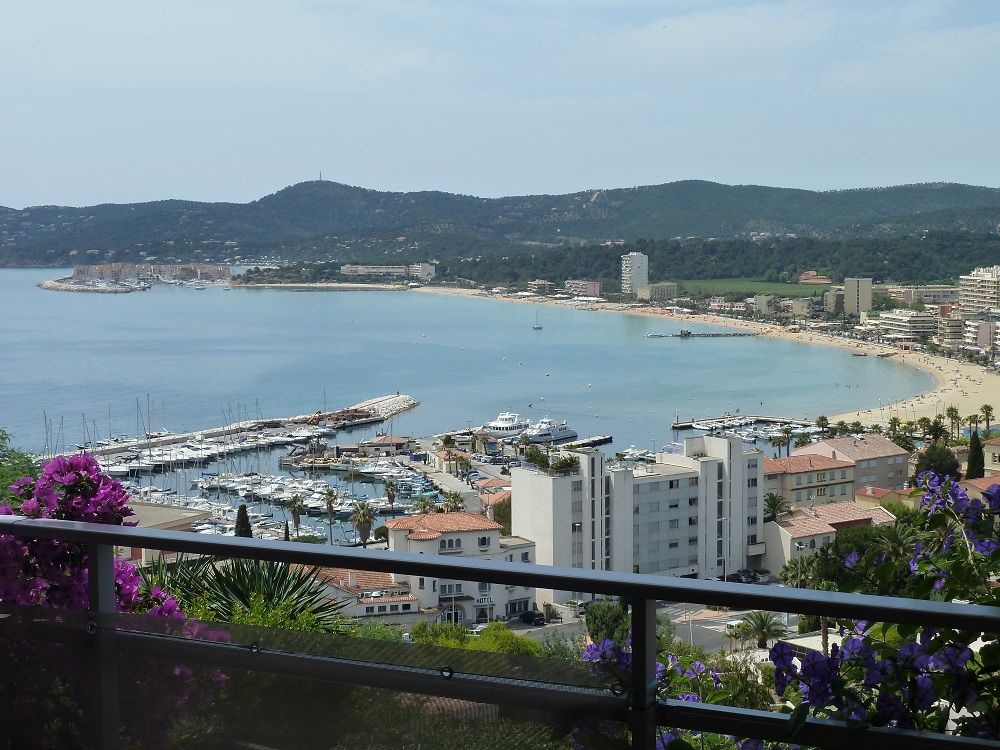   Le Lavandou- vue mer panoramique- Garage - Terrasse Vacances  / Offres de location 