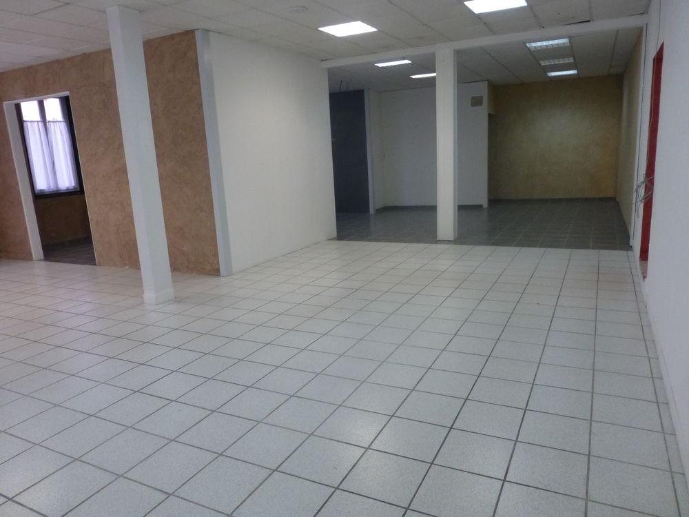 Location Atelier Particulier centre-ville locaux 185 m2, 1150 ht euros. Valence