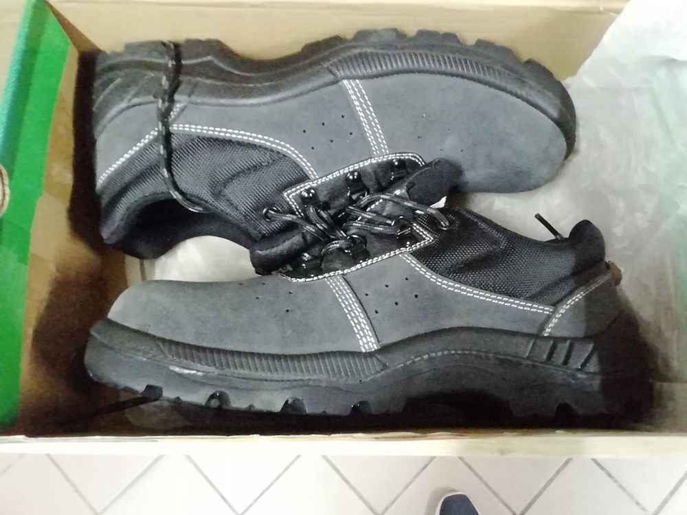 Chaussures neuves de s&eacute;curit&eacute; coverguard pointure 44 Chaussures