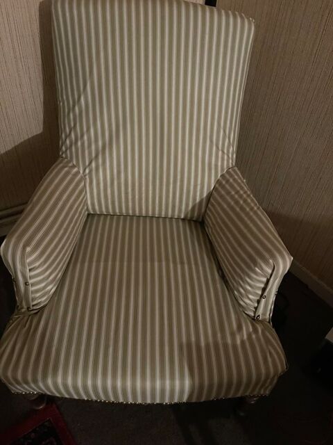 Fauteuil ancien tissu neuf 100 Langoiran (33)