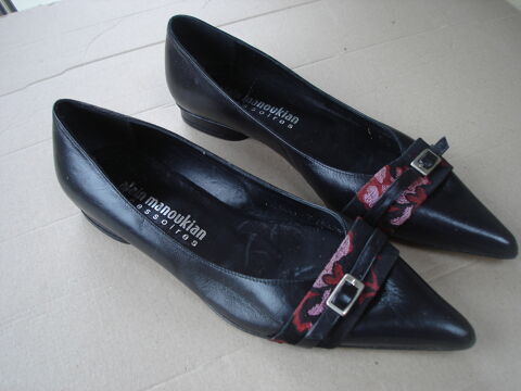 Chaussures  MANOUKIAN  en cuir  Neuves
pointure : 37 20 Leg� (44)