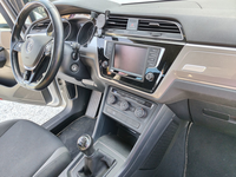 Touran 1.6 TDI 115 BMT 7pl Trendline 2017 occasion 59151 Estr&eacute;es