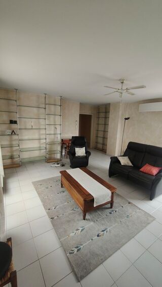  Appartement à louer 3 pièces 92 m²
