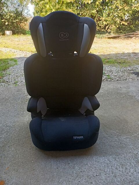 Si�ge auto 15 Neuville-de-Poitou (86)