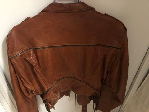 V�tements divers 250 Draguignan (83)