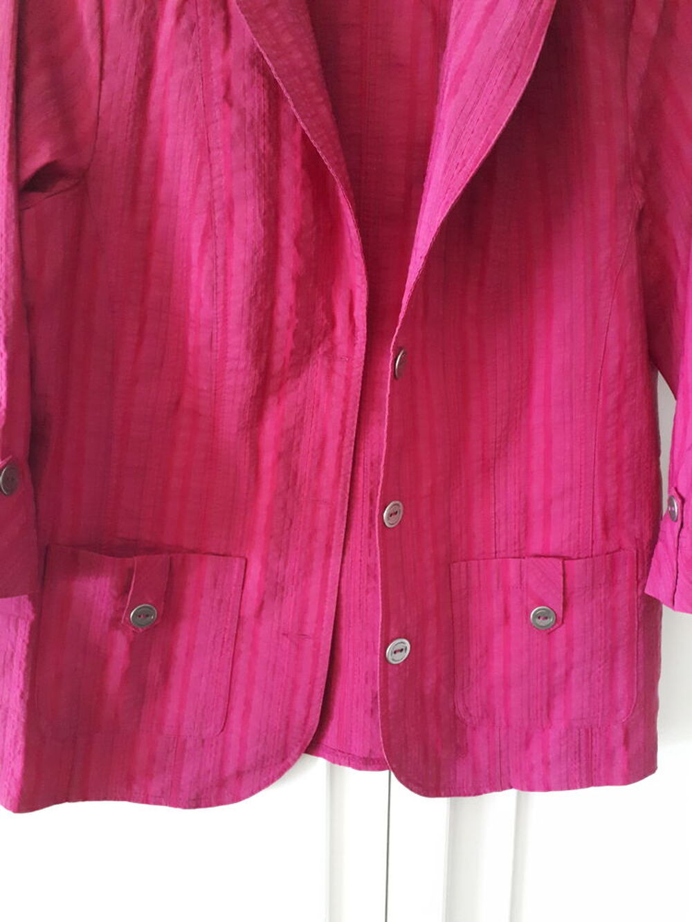 Veste courte fuschia taille 38/40 - TBE Vtements