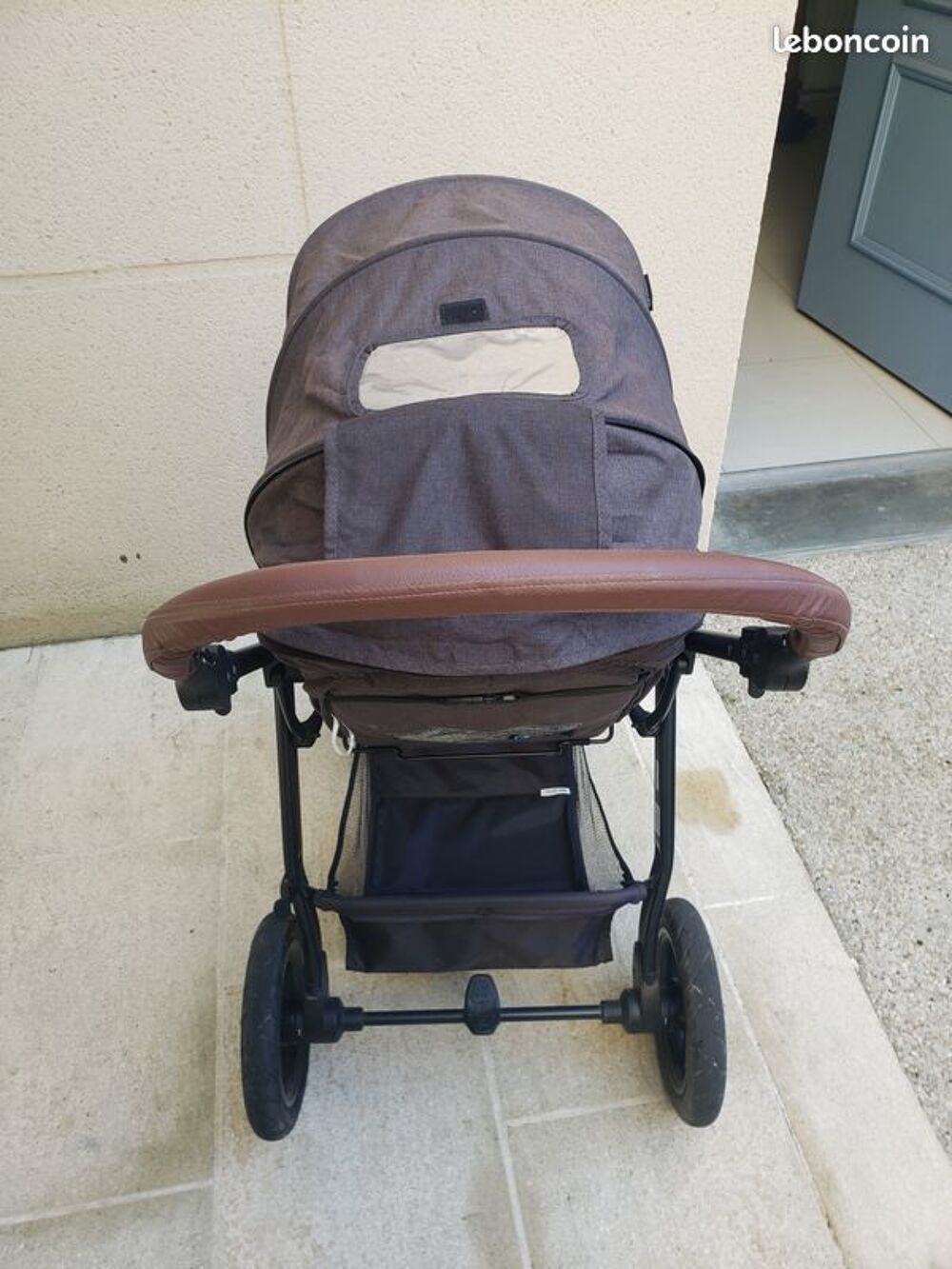 Poussette + si&egrave;ge auto + pneus neufs etc Puériculture
