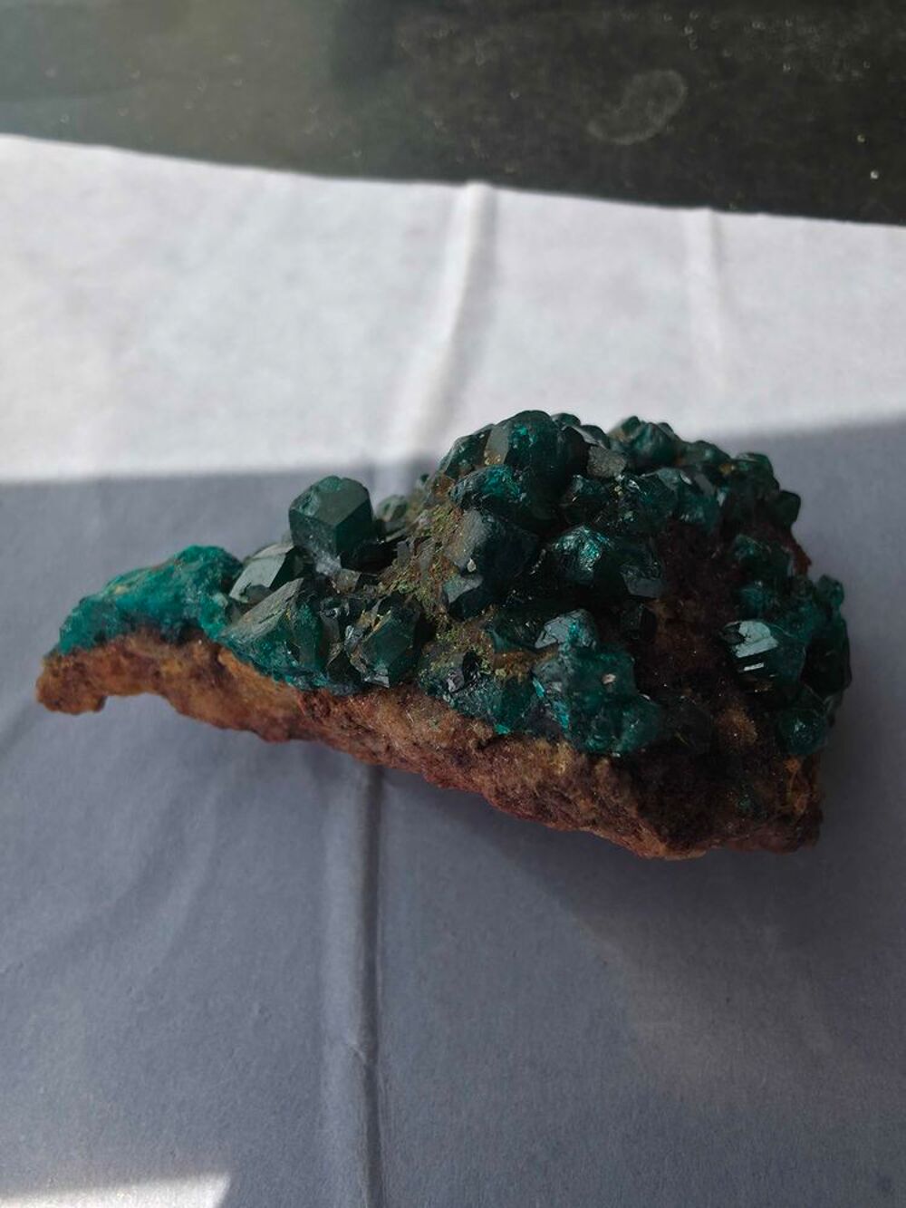 Superbe Dioptase Cristallis&eacute;e sur Roche M&egrave;re-Katanga RDC 61g 