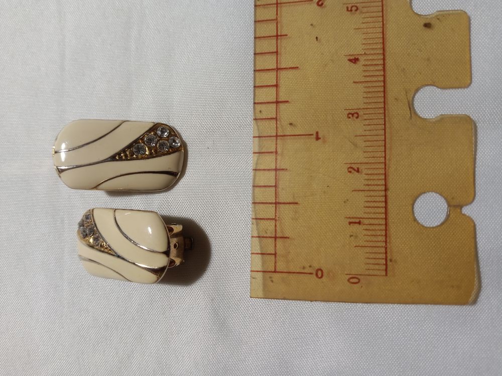 Boucles d oreilles fantaisie 1960 Bijoux et montres