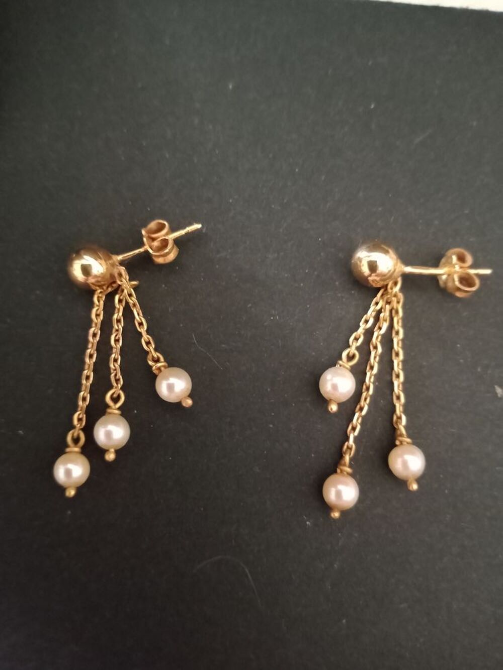 Paire de boucles d'oreilles or 18 carats Bijoux et montres