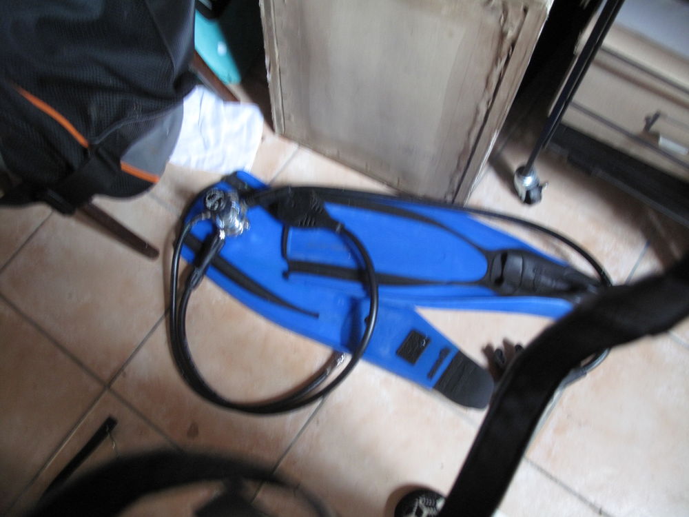 TENUE de plong&eacute; avec sac et accessoires Sports