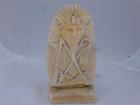 statuette pharaon 30 Saint-Amans-Soult (81)