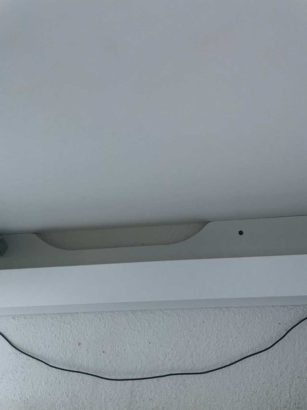 bureau en bon &eacute;tat Meubles
