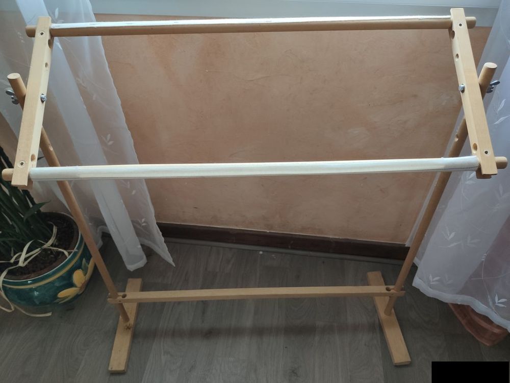 M&eacute;tier &agrave; canevas, cadre &agrave; enroulement Bricolage