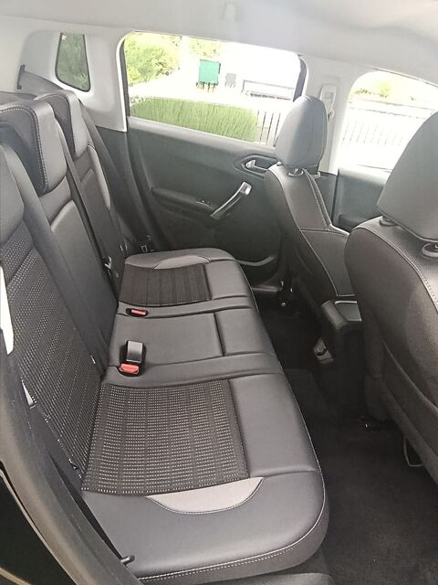Peugeot 2008 BlueHDi 120ch S&S EAT6 Allure Busine