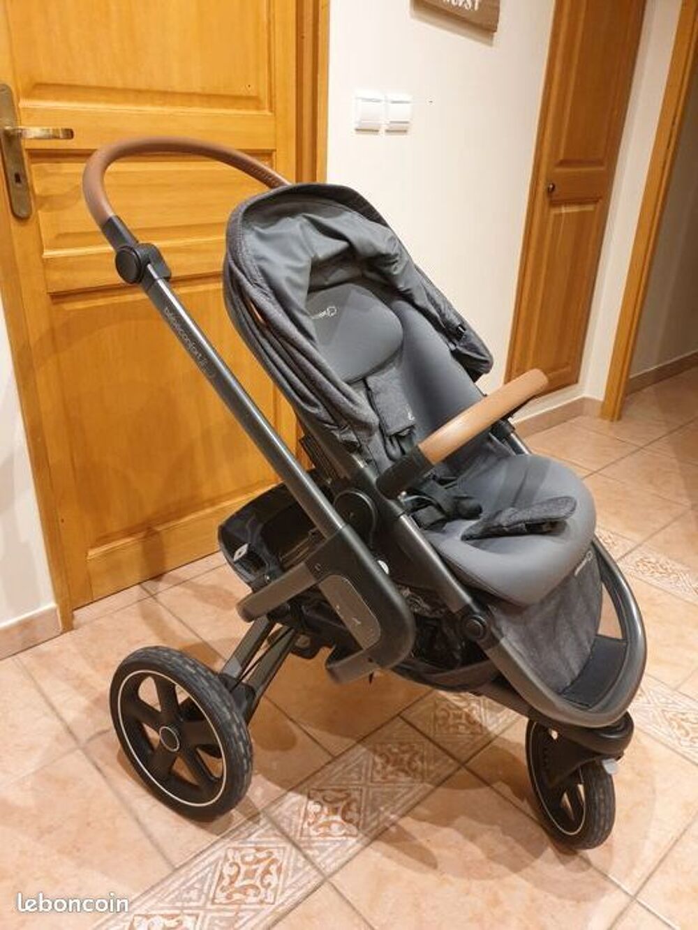 Trio B&eacute;b&eacute; Confort + base Isofix Puriculture