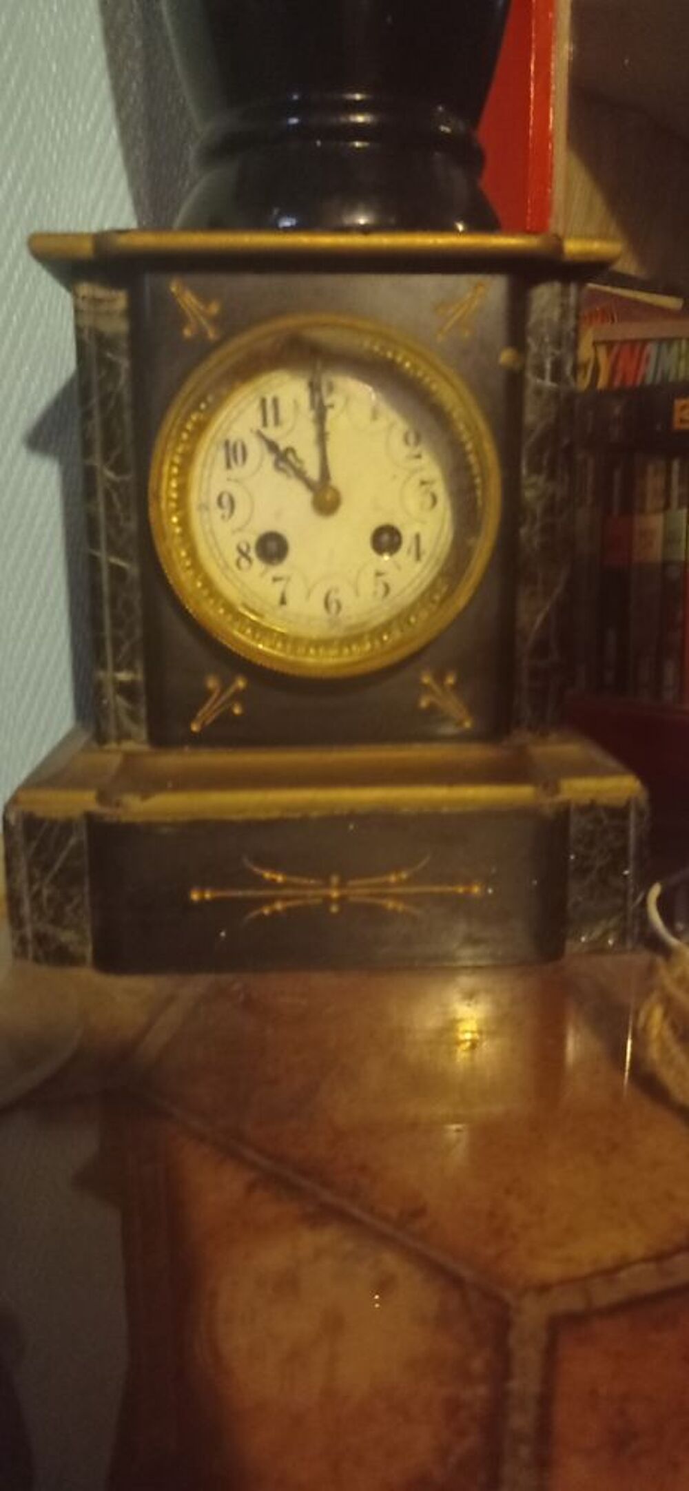 pendule en marbre tr&egrave;s ancienne 