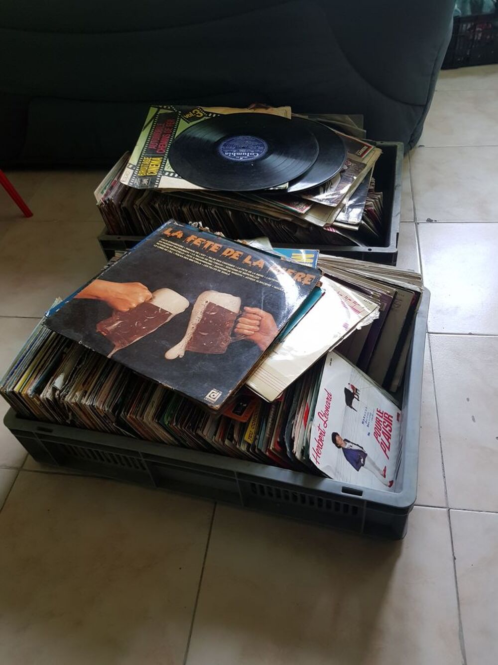 2caisse disque vinil 45tours CD et vinyles