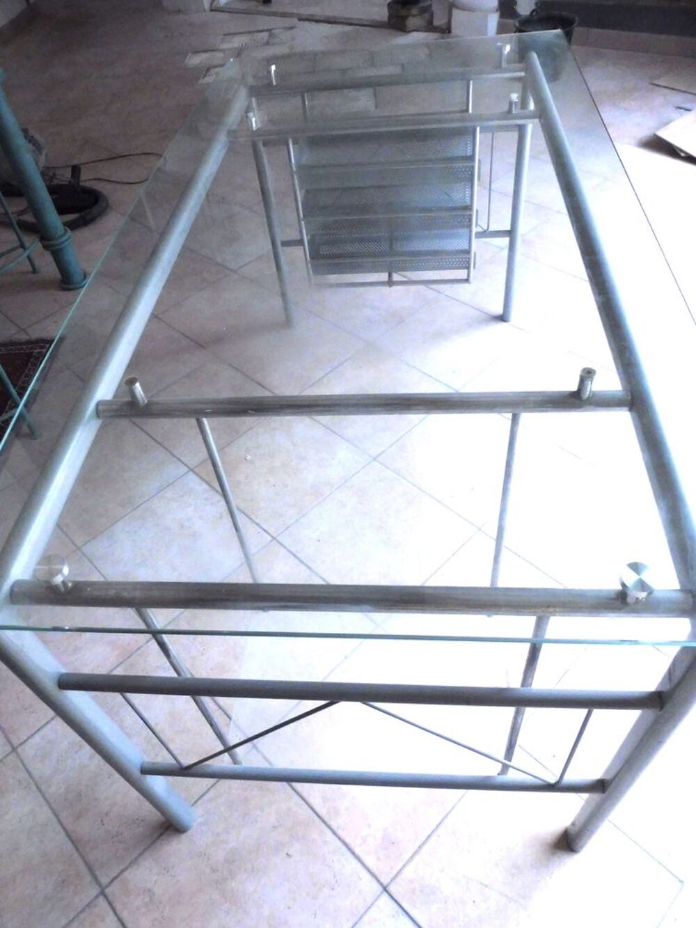 Table et 6chaises uniques Meubles