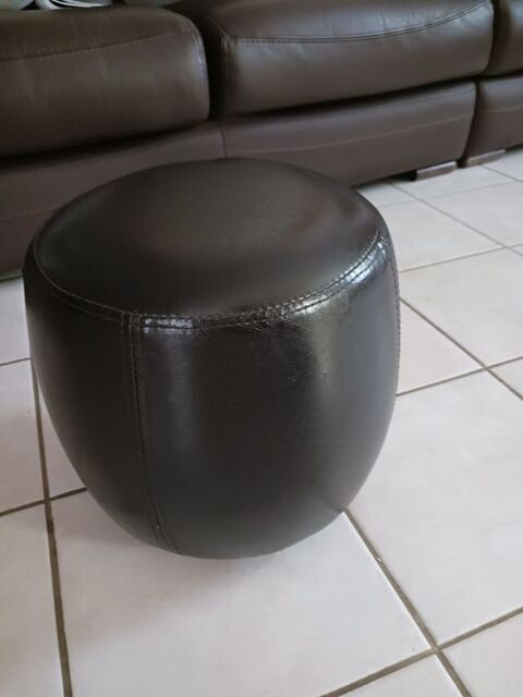 1 pouf  18 Communay (69)