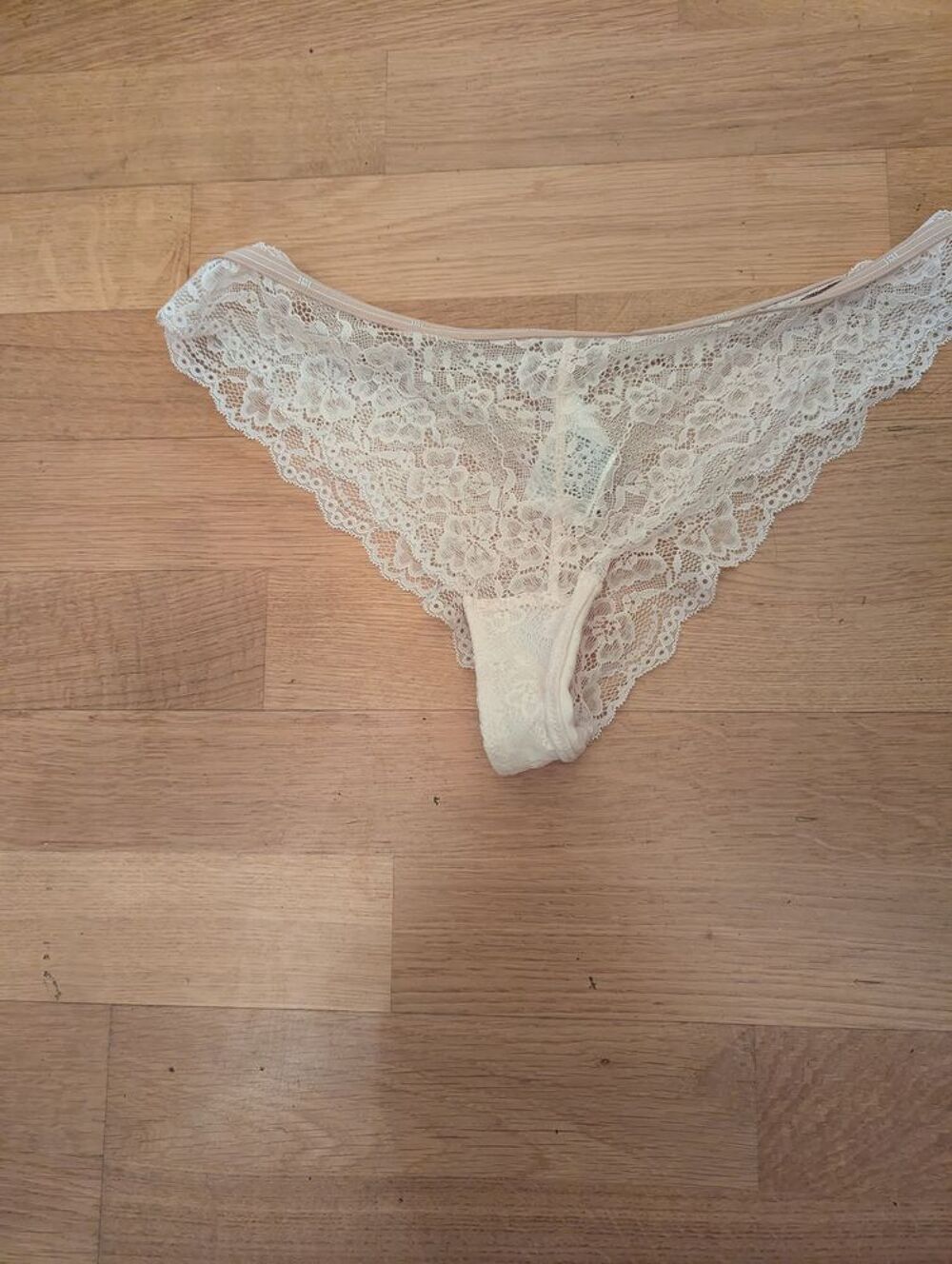 Lot de 4 culottes en dentelle Vêtements