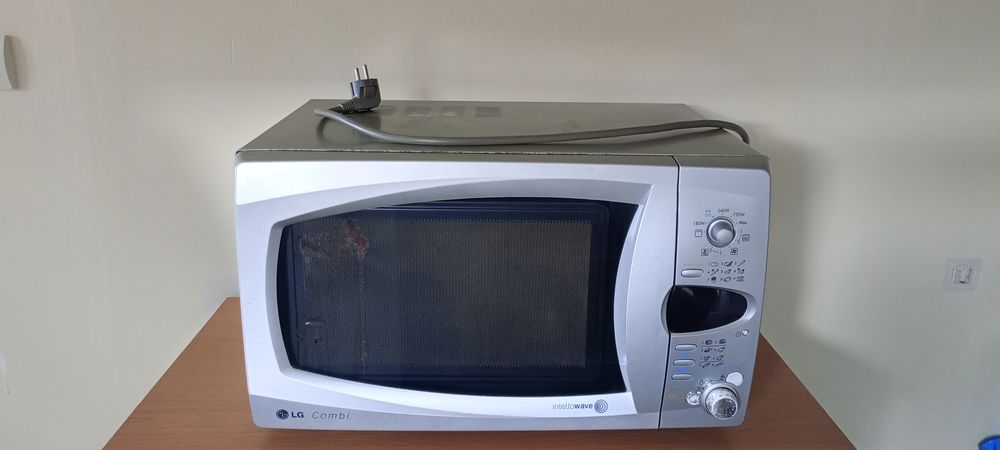 Four Micro-ondes Grill Electroménager