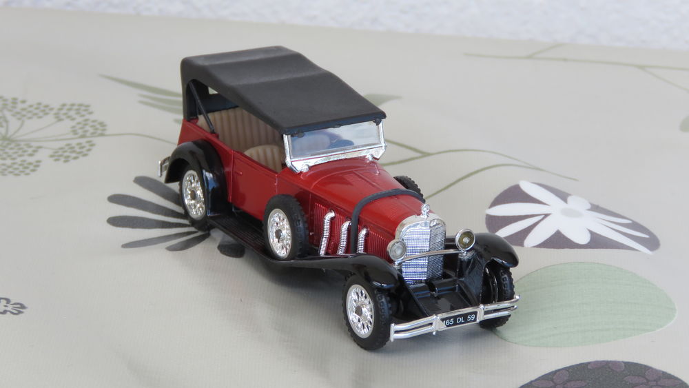 Voiture miniature Mercedes 