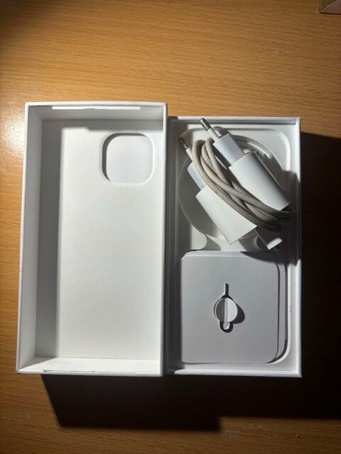 iPhone 15 rose   vendre 590 Persan (95)