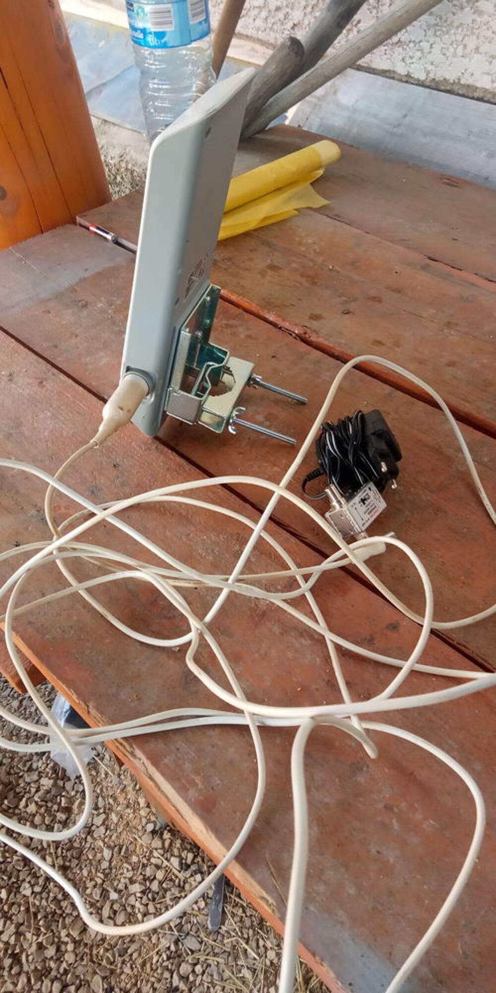 ANTENNE AMPLIFICATEUR INT ET EXT Photos/Video/TV