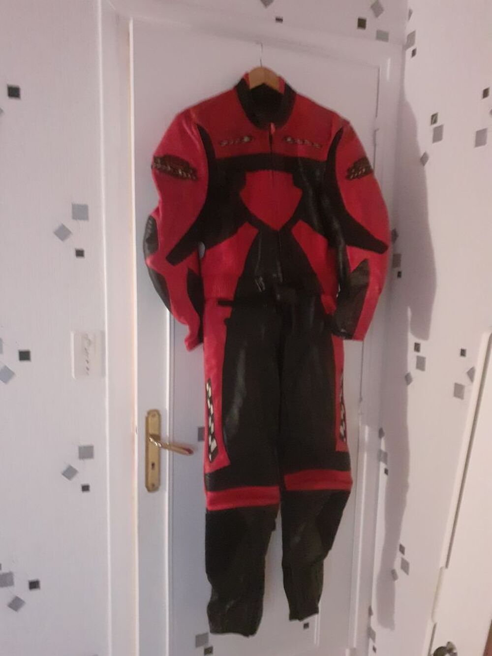 combinaison moto amovible mi saison taille 50 noire et rouge Sports